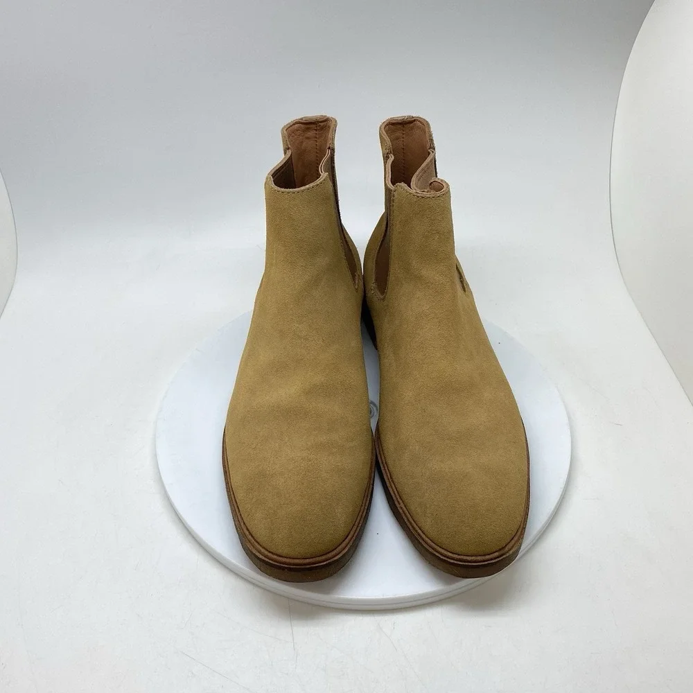 Clarks Clarkdale Gobi Chelsea Ankle Boot Mens 8.5 M 21621 Brown Suede Crepe Sole